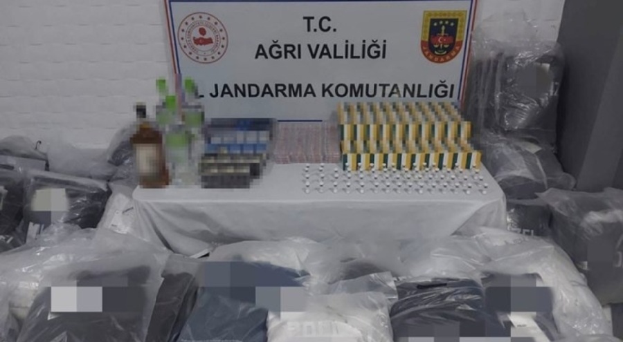 Kaçakçılık operasyonu: İlaç, kıyafet, sigara ve alkol ele geçirildi