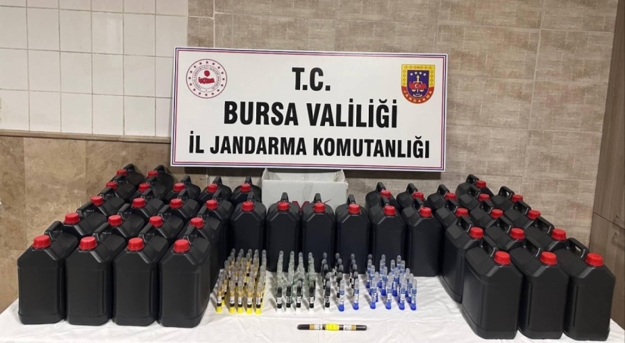 Bursa'da 200 litre etil alkol ve 99 adet alkol kiti ele geçirildi