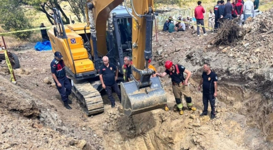 Manisa'da 2 kişi göçük altında kaldı!