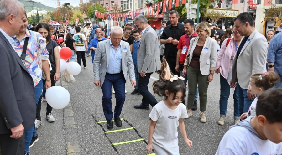 Heykel Atatürk Caddesi pazar günü çocuklar için trafiğe kapanacak