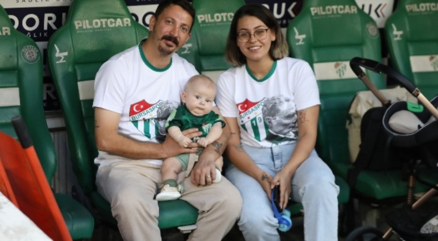 Milli Basketbolcu Alperen Şengün Bursalı Çağan Ata için milli formasını bağışladı