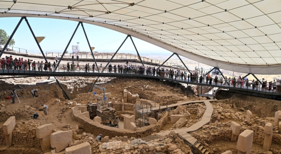 Göbeklitepe'de insan heykeli bulundu