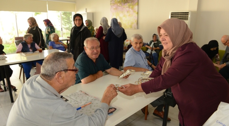 Nilüferli kadınlardan huzurevi ziyareti
