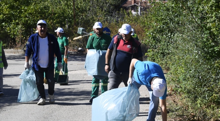 Osmangazi'de daha temiz bir çevre için çöp toplama etkinliği