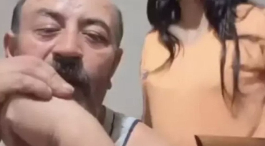 Sosyal medyada kızını oynatarak para kazanan baba gözaltına alındı