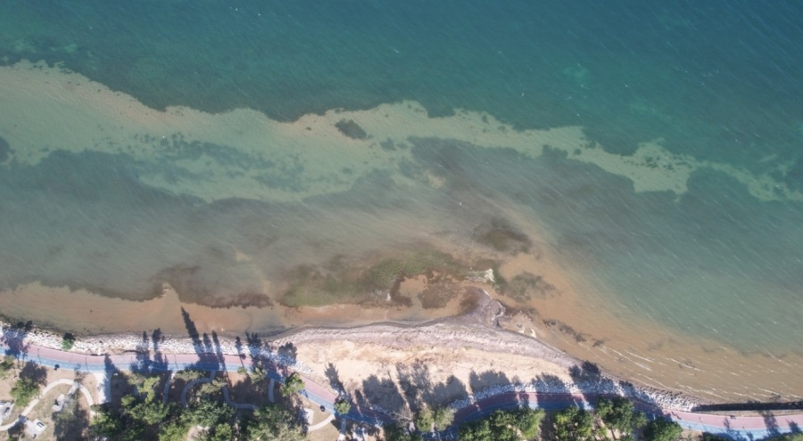 Yalova'da deniz suyu çekildi