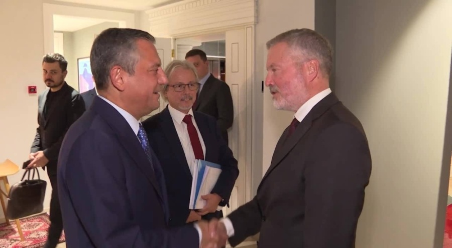 CHP lideri Özgür Özel, büyükelçilerle bir araya geldi