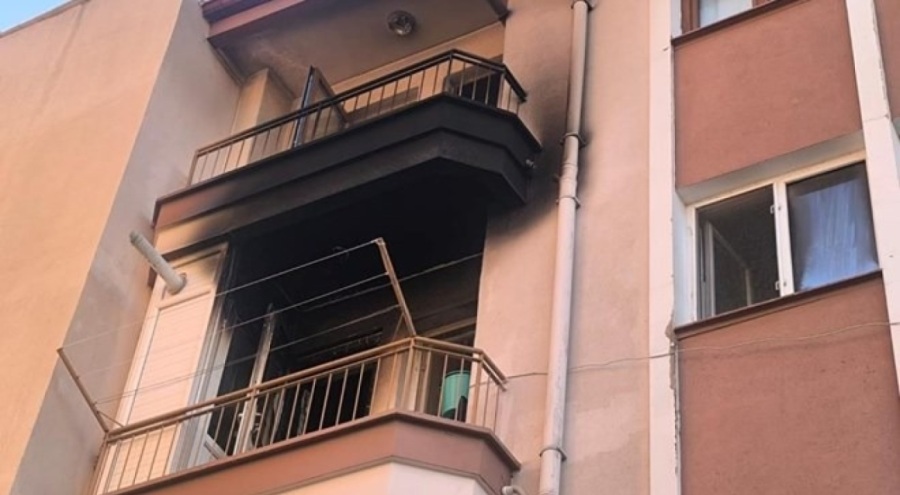 Alevleri görünce balkondan atladılar