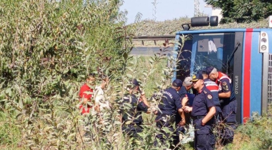 Cezaevi ring aracı devrildi! 12 yaralı