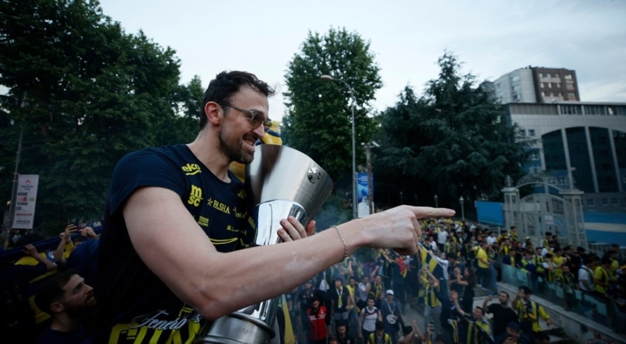 Fenerbahçe Beko, Sertaç Şanlı ile yollarını ayırdı