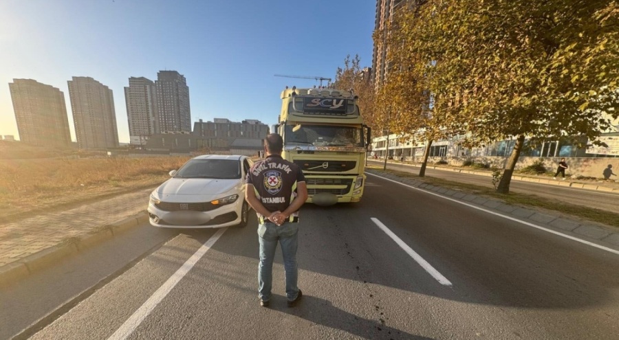 Bisiklet yoluna park eden tır sürücüsüne ceza