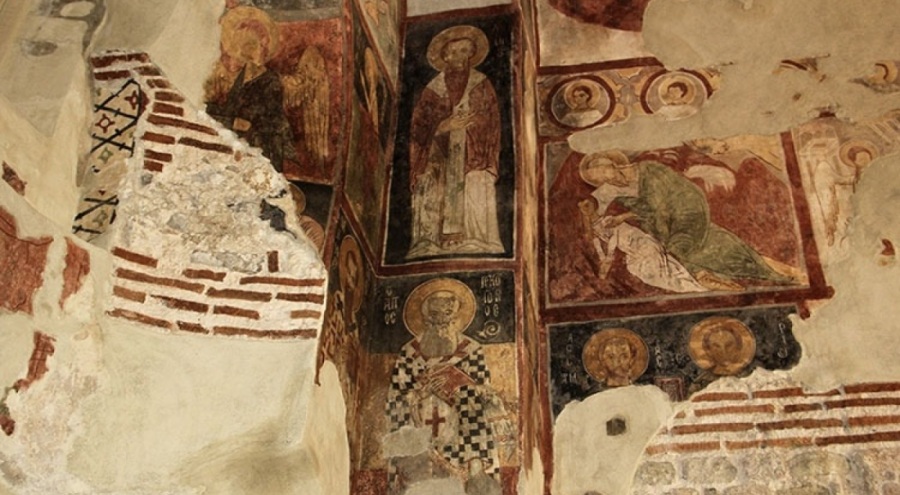 Sinop'ta yer alan tarihi kilise, duvar resimleriyle geçmişi yaşatıyor