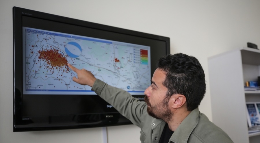 Balıkesir Sındırgı'da 6,1 büyüklüğündeki depremi oluşturan fay kırığı "bariyer"e denk gelmiş