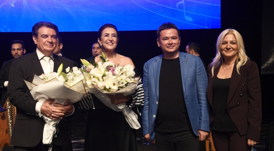 Zeki Müren ölümünün 29'uncu yıl dönümünde Osmangazi'de en sevilen şarkılarıyla anıldı