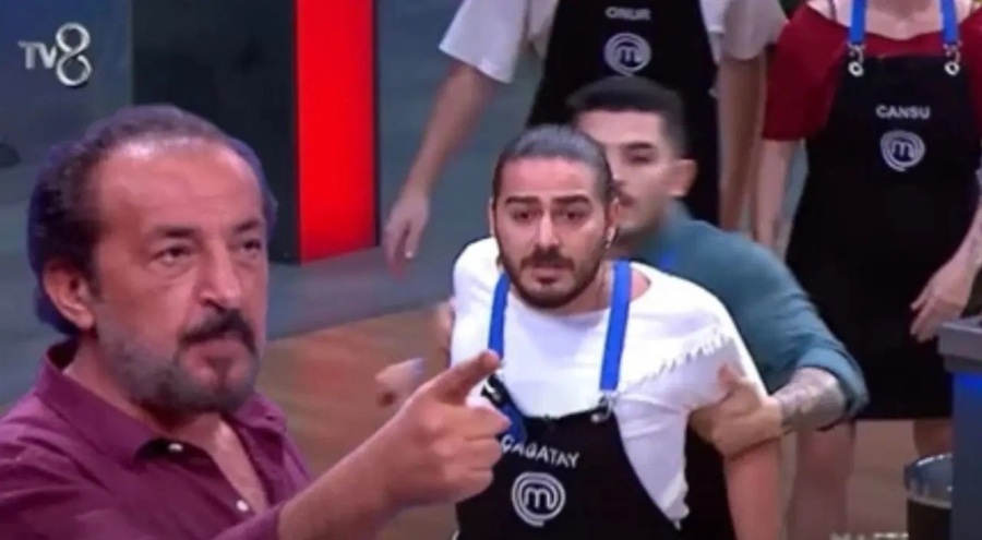 MasterChef Türkiye'de stüdyo karıştı: Yarışmacı Mehmet Şefin üstüne yürüdü!