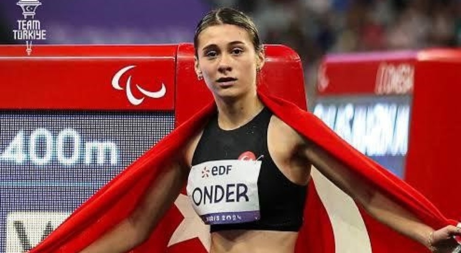 Bakan Bak dünya rekoru kıran Aysel Önder'i tebrik etti