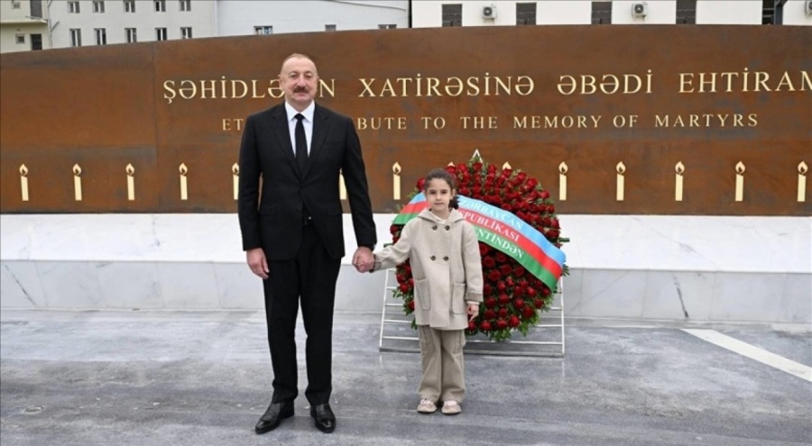 Azerbaycan, Gence'deki saldırıya uğrayan sivil alana anıt park inşa etti