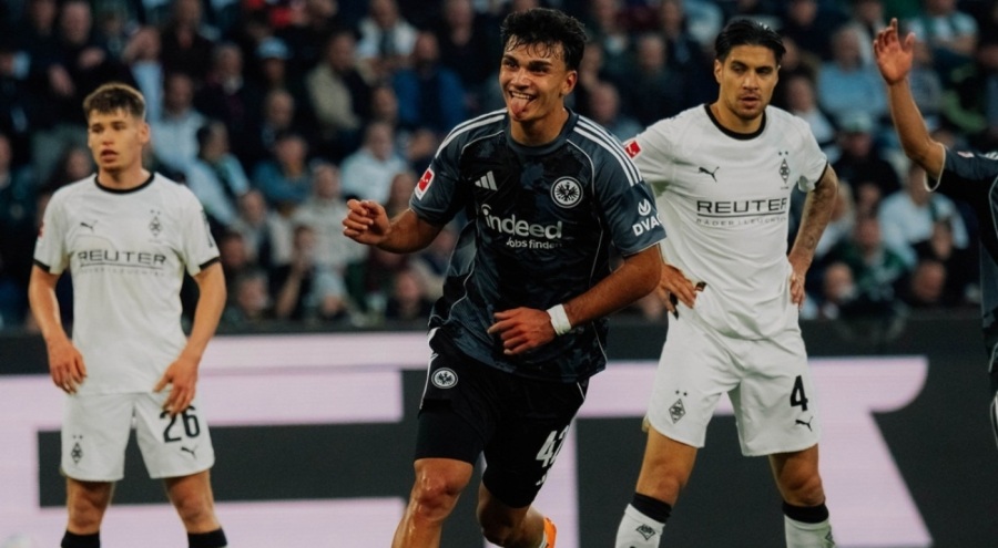 Can Uzun'un gol attığı maçta Eintracht Frankfurt, galibiyeti 6 golle elde etti