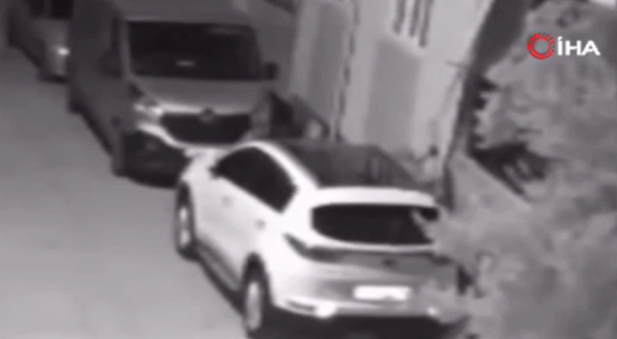 Kadın kılığına girip evlerin balkonuna dadanan hırsız tutuklandı