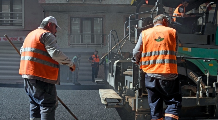 Osmangazi'de 160 ton asfalt döküldü