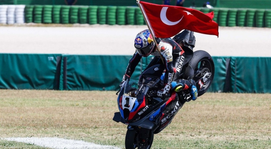 Toprak Razgatlıoğlu İspanya'daki ikinci ana yarışta 2. oldu