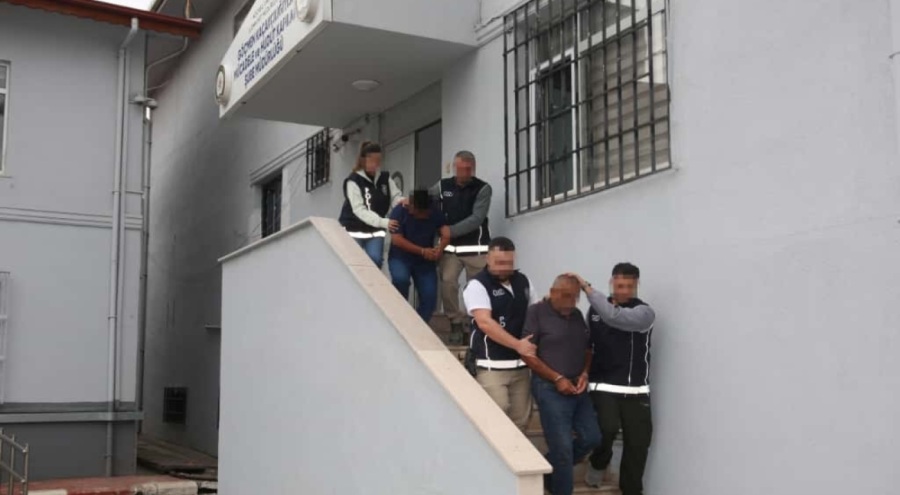Kocaeli'de firari ve 2 kaçakçı yakalanarak tutuklandı