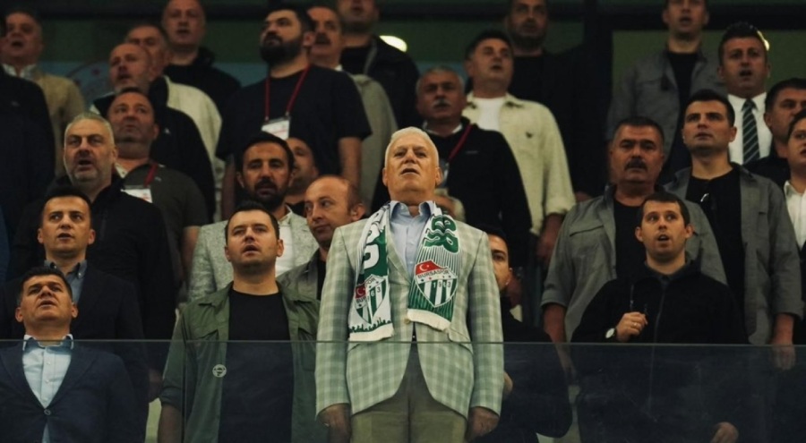 Başkan Bozbey: "Her zaman yanındayız Bursaspor'umuz"