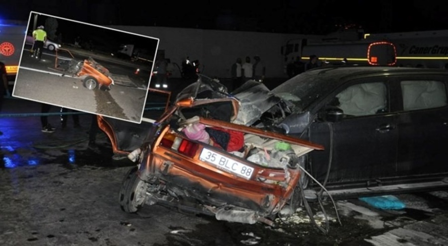 Karşı şeride geçen otomobil kamyonetle çarpıştı: 5 ölü, 6 yaralı