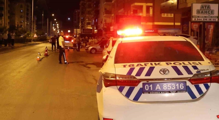 Adana'da oto galeriye silahlı saldırı: Uzun namlulu silahla taradılar