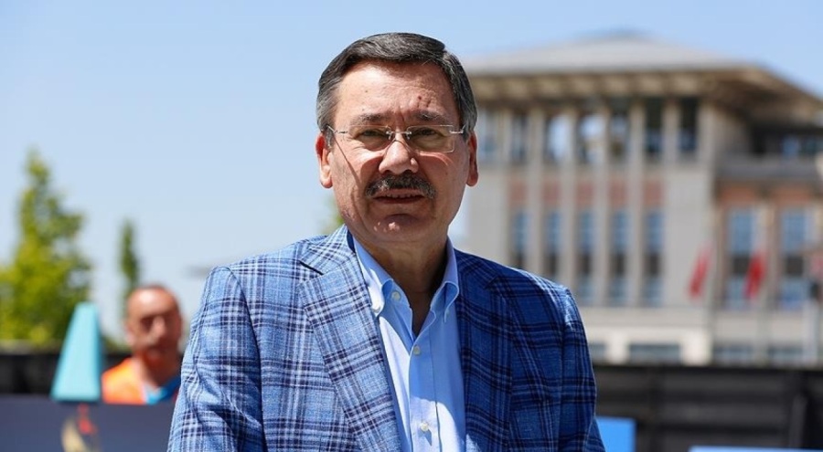 Melih Gökçek ile ilgili suç duyurularına takipsizlik kararı veren savcı FETÖ firarisi iddiası!