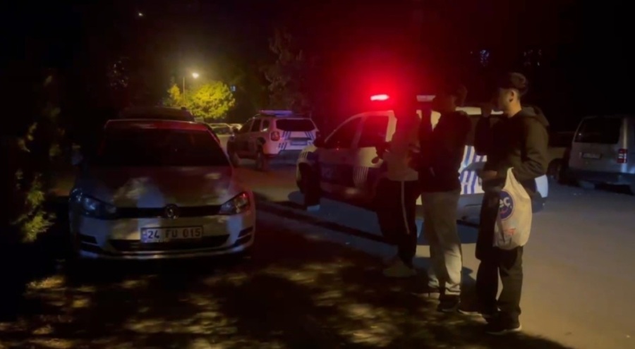 Erzincan'da intihar girişimi: Gençler çekirdek çitleyerek izledi