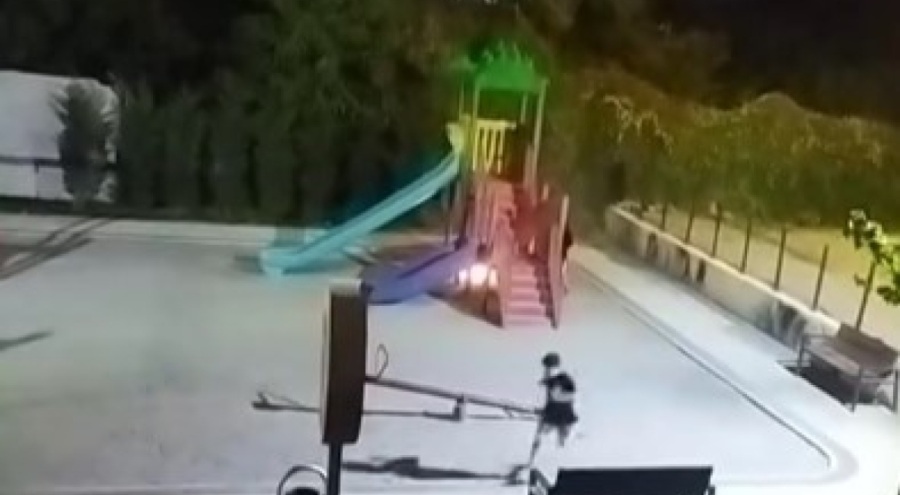 Bursa'da iki çocuk oyun parkında yangına sebep oldu