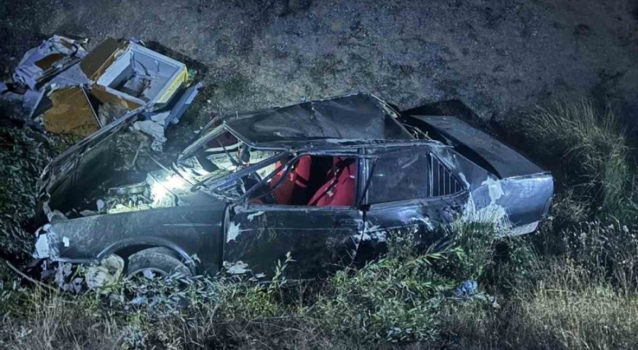 Kontrolden çıkan otomobil şarampole uçtu