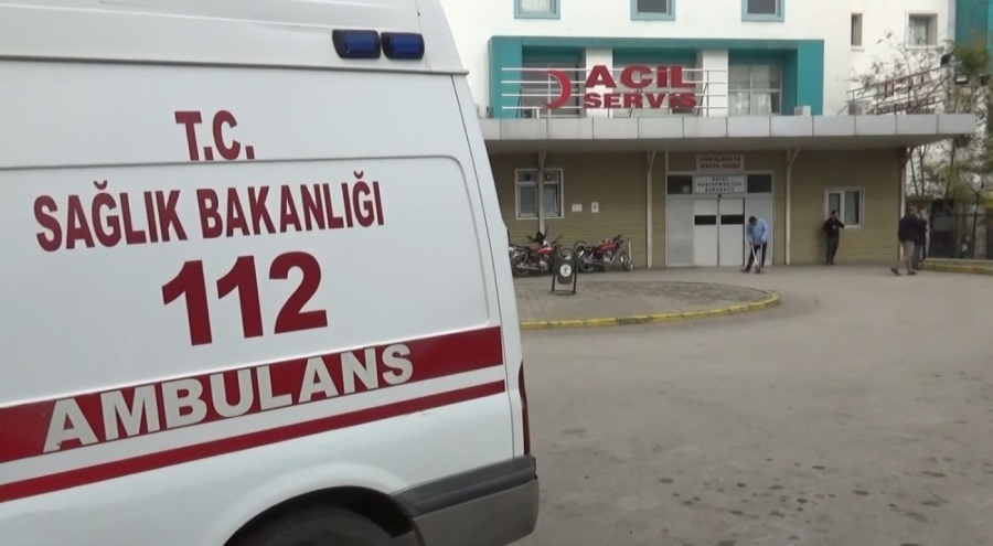 Fabrikanın çatısından düşen işçi hayatını kaybetti