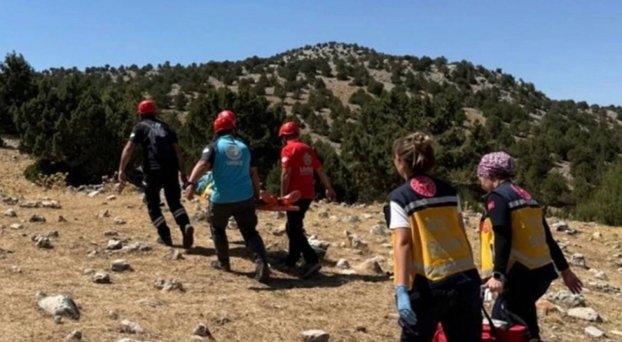 Doğa yürüyüşü yapan kadın dağdan düştü