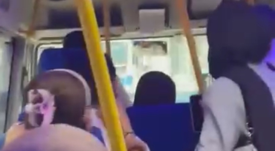 Bursa'da minibüs şoförü yolcuları çileden çıkardı!