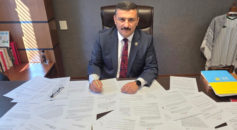 Bursa Milletvekili Türkoğlu Meclis'in açılış günü tam 43 ayrı soru önergesi verdi