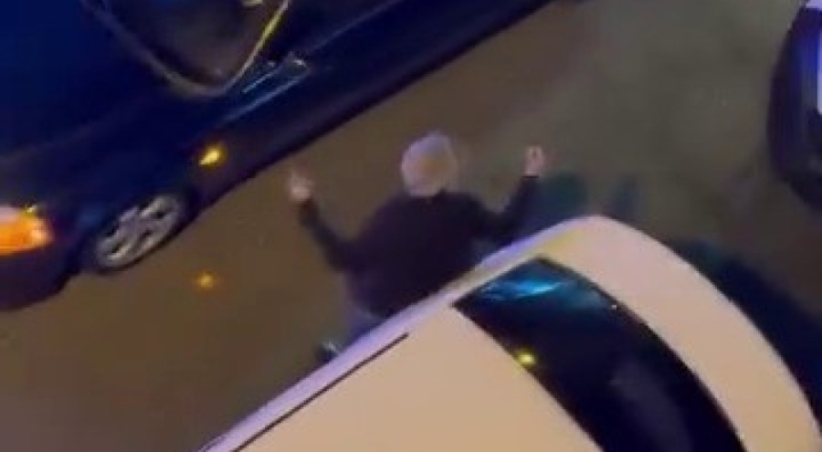 Trafiği kesti, polis gibi davrandı... Bursa'da alkollü sürücü kamerada