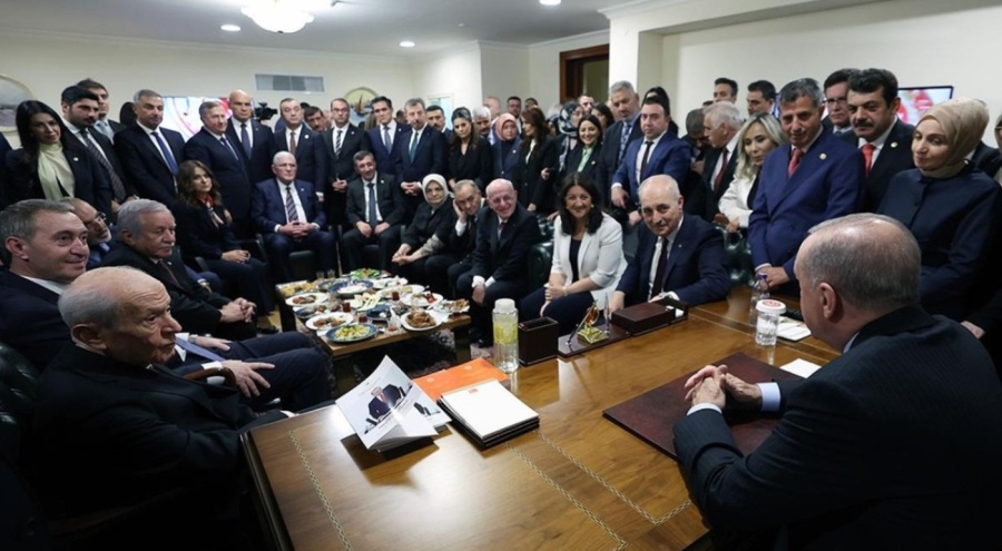 Cumhurbaşkanı Erdoğan, TBMM'de parti liderleriyle görüştü