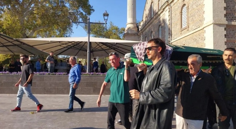 Ünlü oyuncu Uraz Kaygılaroğlu'nun acı günü
