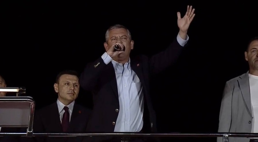CHP'den 'Küçükçekmece' çıkarması:  Özgür Özel açıklamalarda bulunuyor