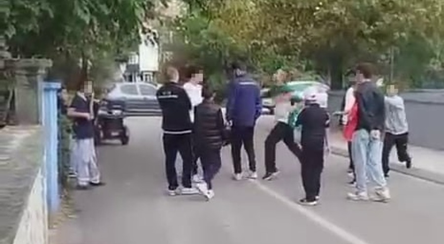 Darp ettikleri gencin çenesini kırdırlar: 4 şüpheli adliyede