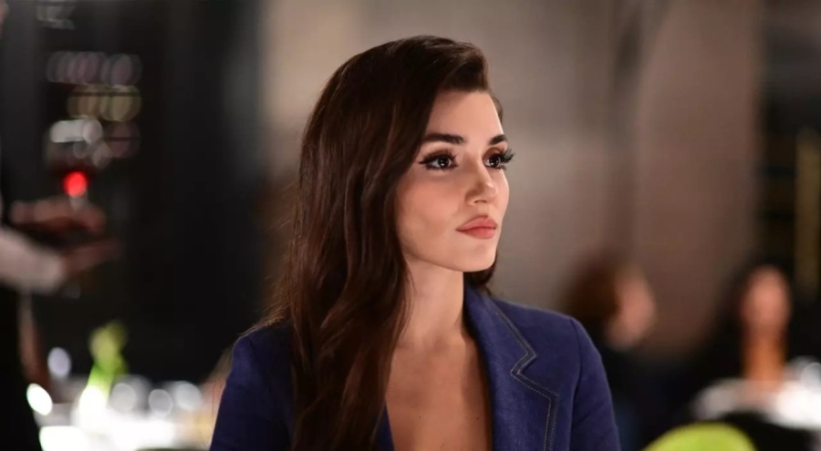 Hande Erçel İtalya basınında manşet!