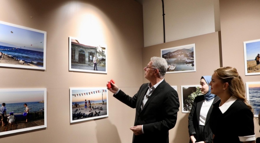 Mudanya 1. Fotoğraf Günleri Tirilye Taş Mektep'teki açılış töreniyle başladı
