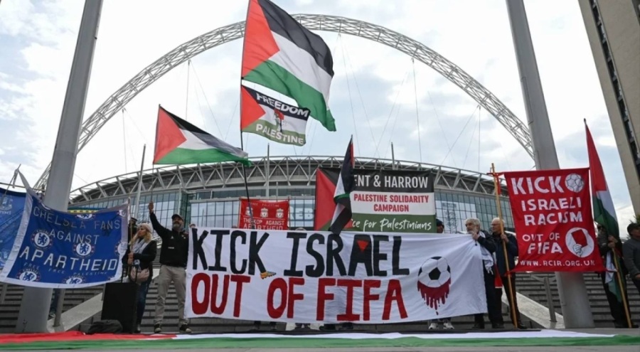 İsrail'in futboldan men edilmesi için protestocular Wembley Stadı'na yürüdü