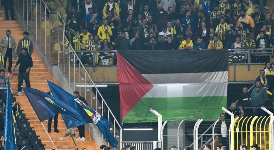Fenerbahçeli taraftarlardan Filistin'e destek