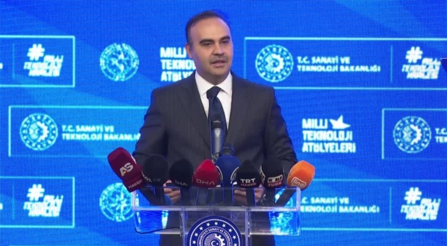 Bakan Kacır, Bursa'da teknoloji atölyesi ve ileri teknoloji laboratuvarının açılışına katıldı