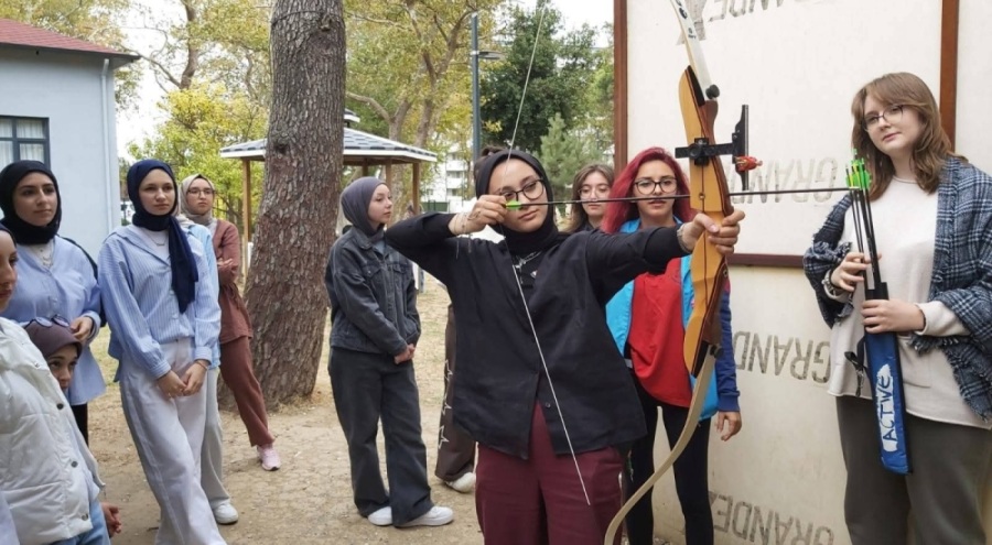 Orhaneli'de gençlik kampı düzenlendi