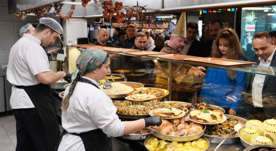 Gastro İnegöl'de Osmanlı Mutfağı rüzgarları esti