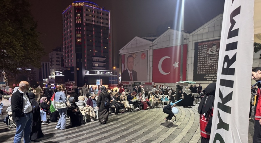 Bursa'da İsrail'in Küresel Sumud Filosu'na saldırıları protesto edildi